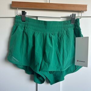 lululemon Hotty Hot LR Short 2.5” Lined